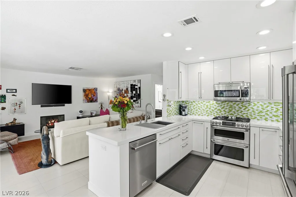 5432 Desert Valley, Las Vegas, NV 89149