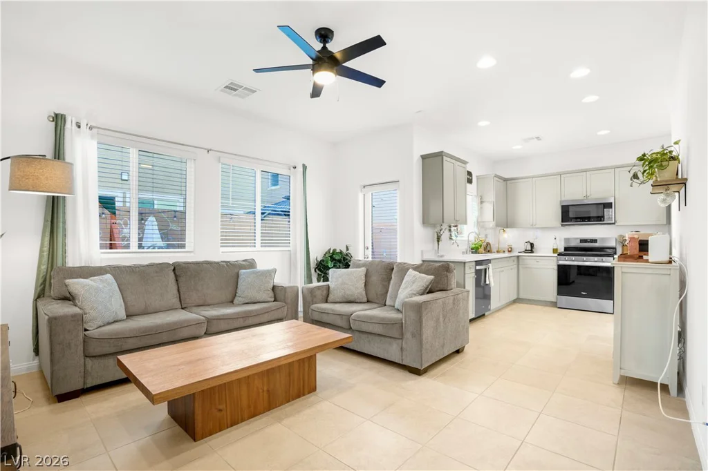 1817 Lincoln, Las Vegas, NV 89115