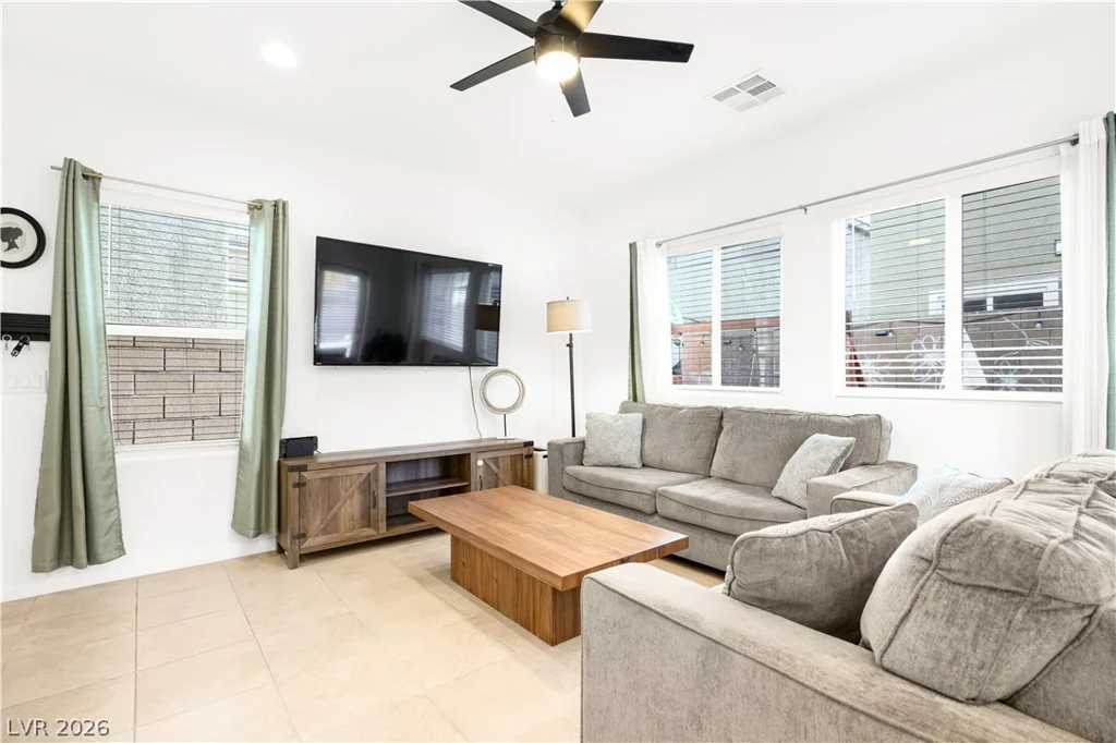 1817 Lincoln, Las Vegas, NV 89115