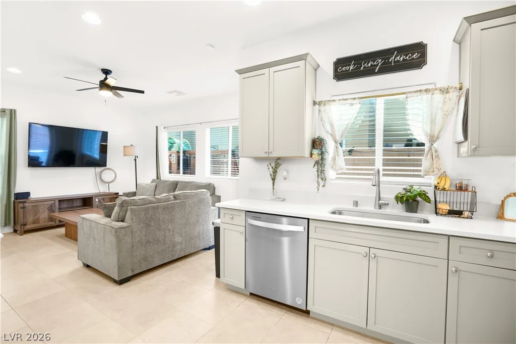 1817 Lincoln, Las Vegas, NV 89115