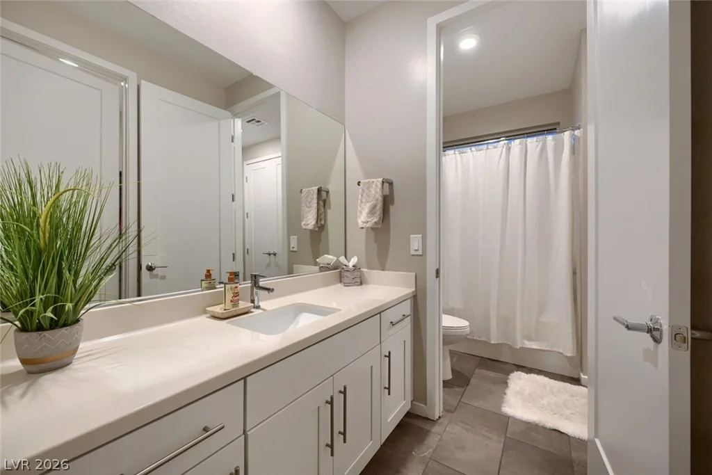 10313 Jade Point, Las Vegas, NV 89135