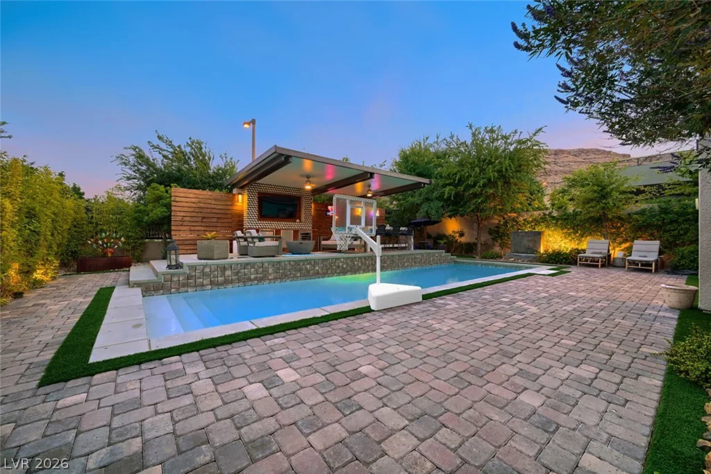 10313 Jade Point, Las Vegas, NV 89135