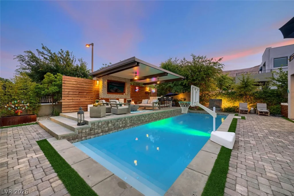 10313 Jade Point, Las Vegas, NV 89135