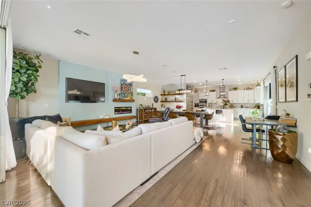 10313 Jade Point, Las Vegas, NV 89135