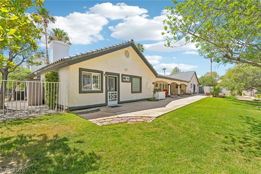 1700 Charles Lam, Las Vegas, NV 89117