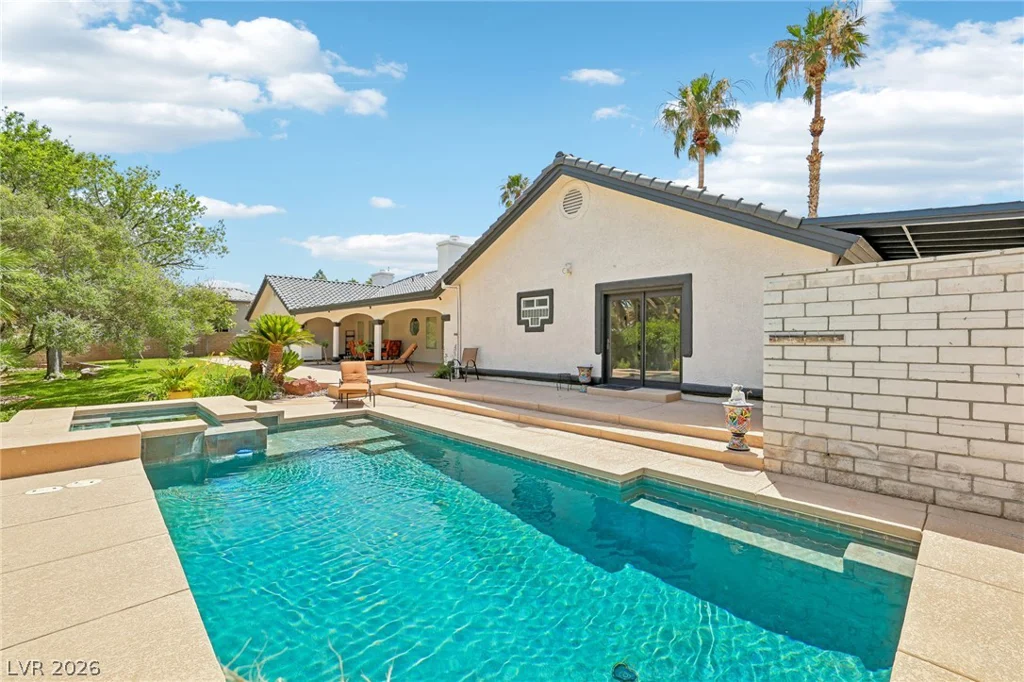 1700 Charles Lam, Las Vegas, NV 89117