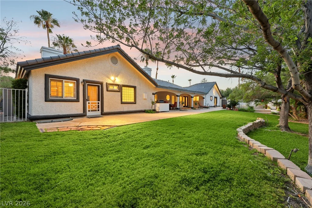 1700 Charles Lam, Las Vegas, NV 89117