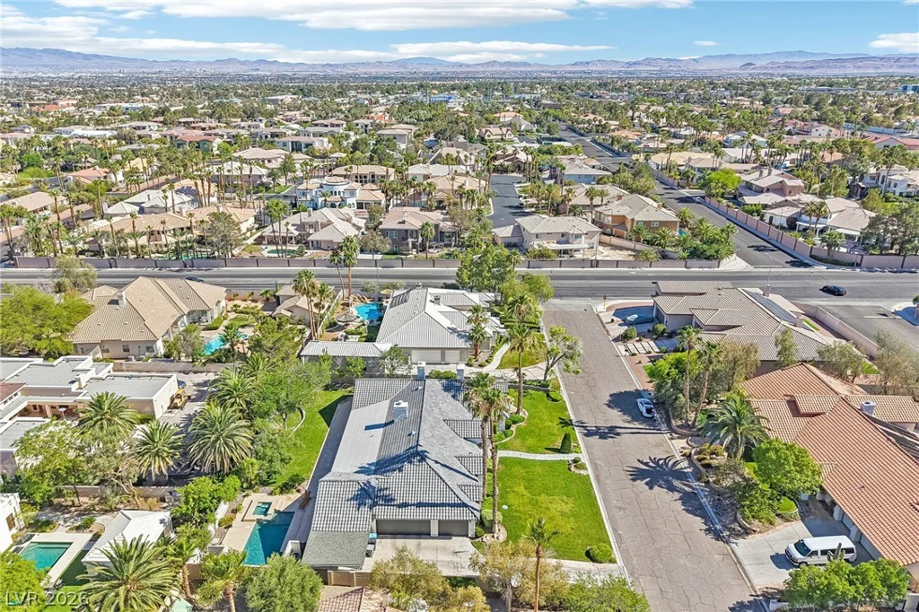1700 Charles Lam, Las Vegas, NV 89117