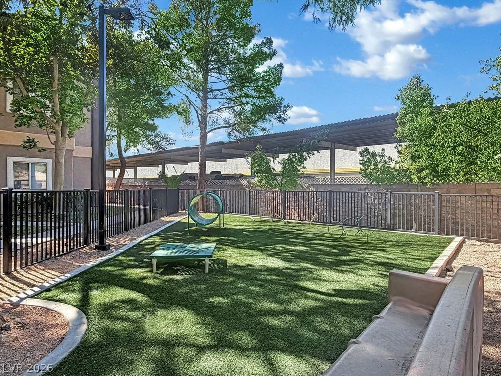 5250 Rainbow, Las Vegas, NV 89118