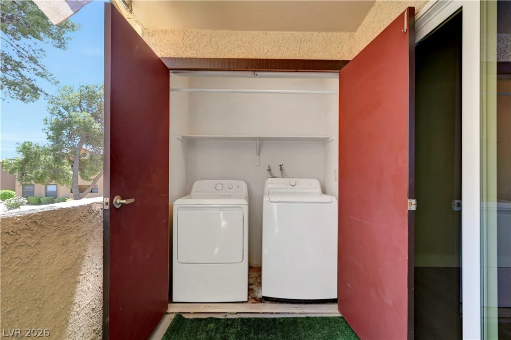 2451 Rainbow, Las Vegas, NV 89108