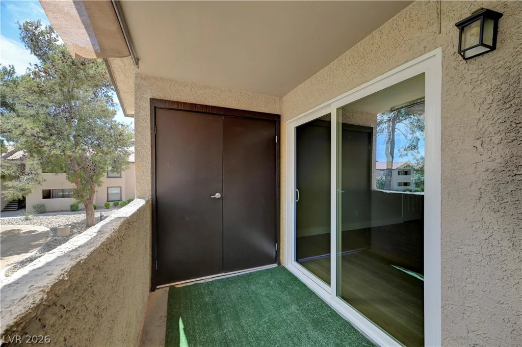 2451 Rainbow, Las Vegas, NV 89108
