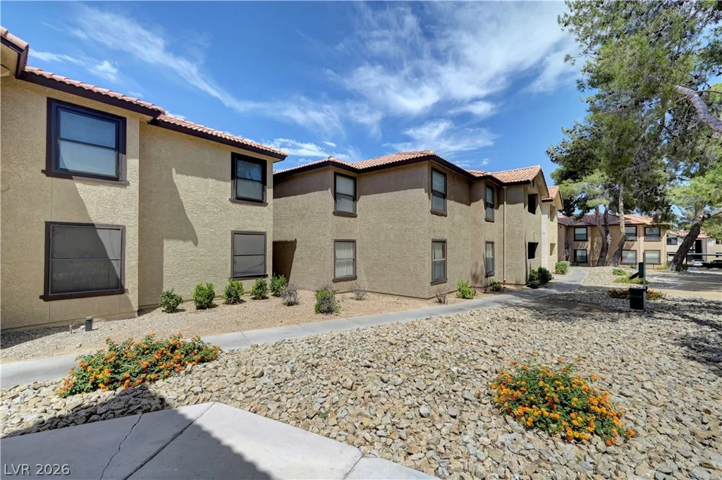 2451 Rainbow, Las Vegas, NV 89108