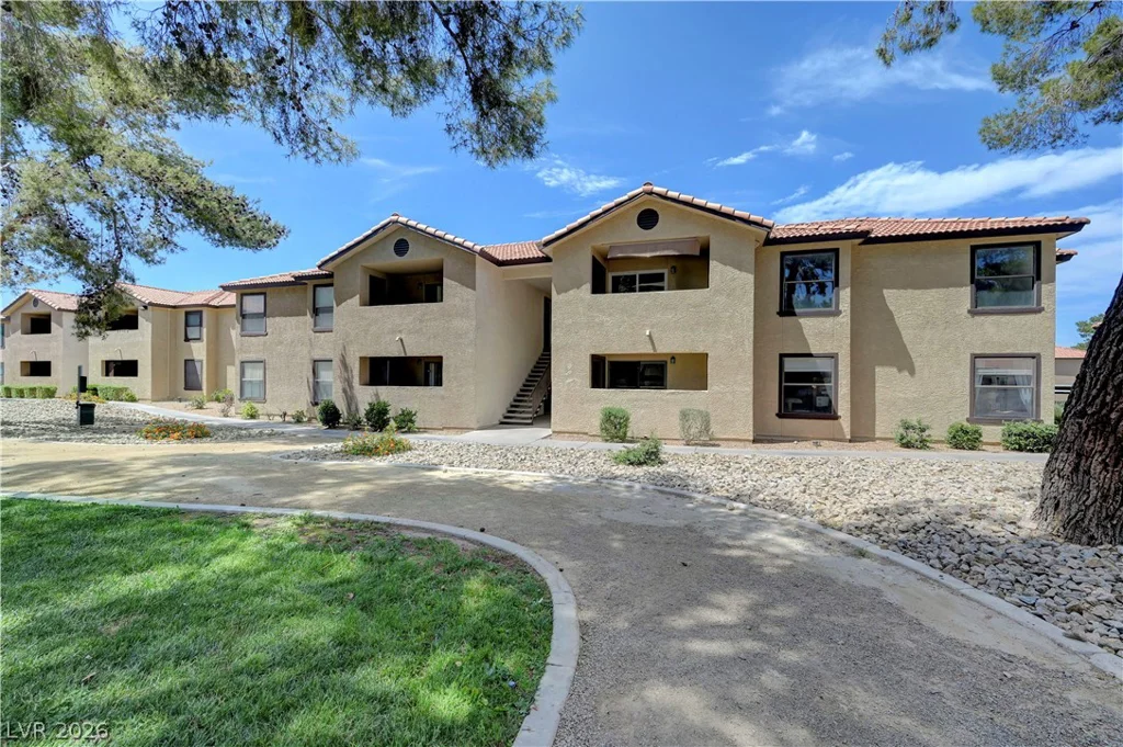 2451 Rainbow, Las Vegas, NV 89108