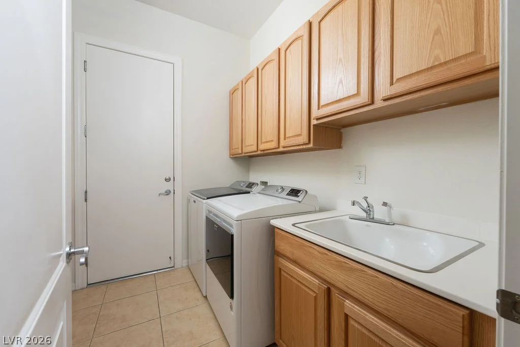 2084 Clearwater Lake, Henderson, NV 89044