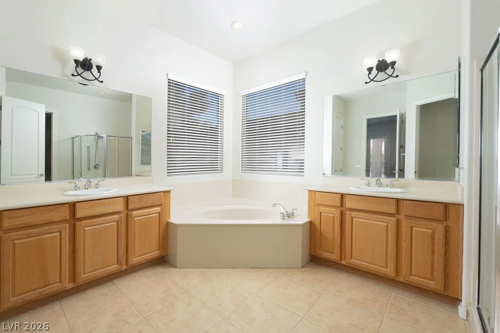 2084 Clearwater Lake, Henderson, NV 89044