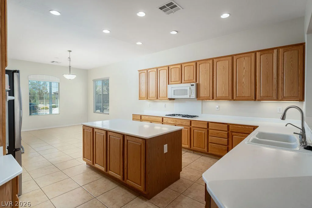 2084 Clearwater Lake, Henderson, NV 89044