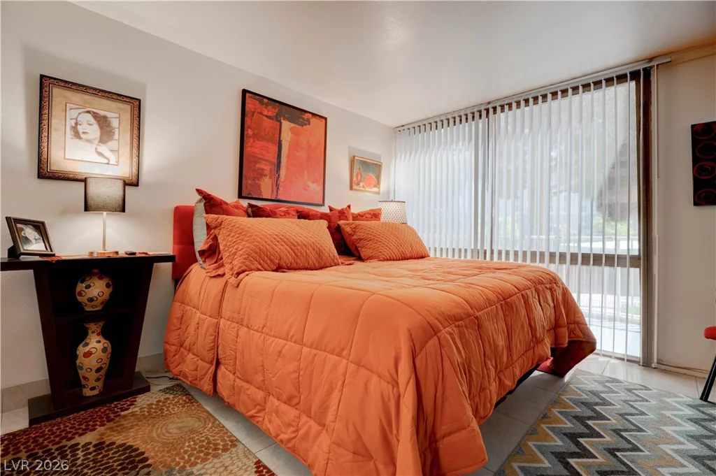 205 HARMON, Las Vegas, NV 89169
