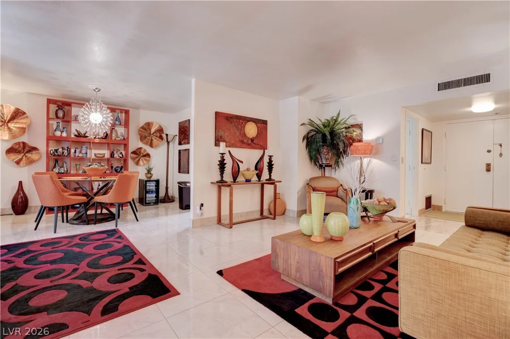 205 HARMON, Las Vegas, NV 89169