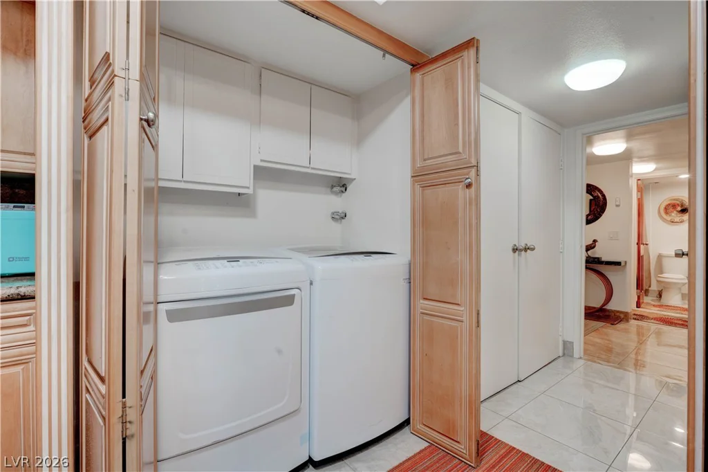 205 HARMON, Las Vegas, NV 89169