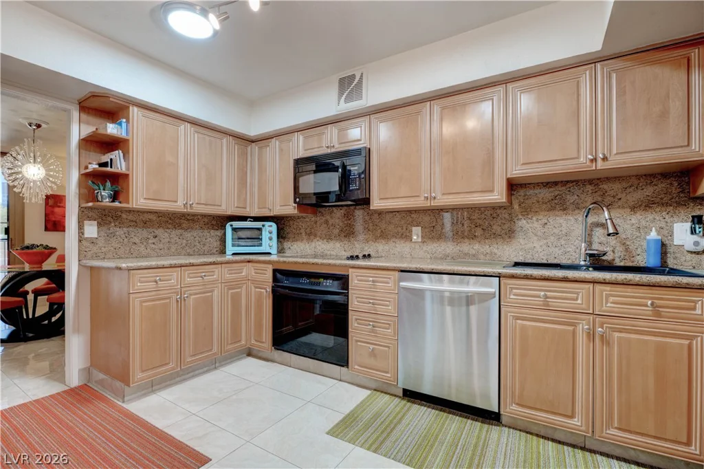 205 HARMON, Las Vegas, NV 89169