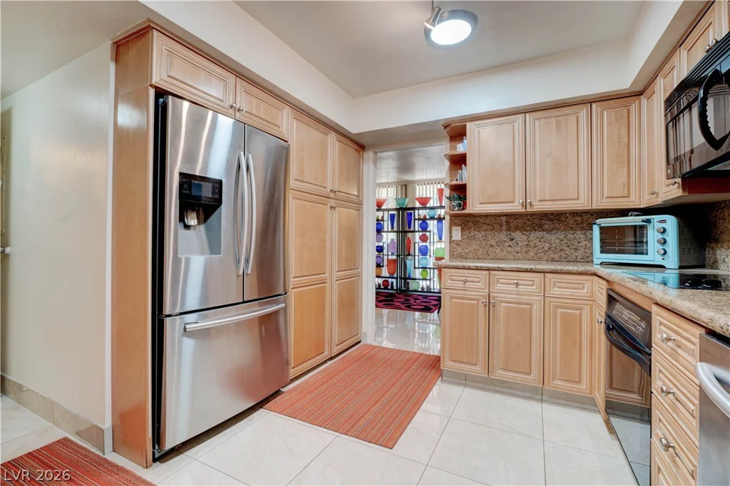 205 HARMON, Las Vegas, NV 89169