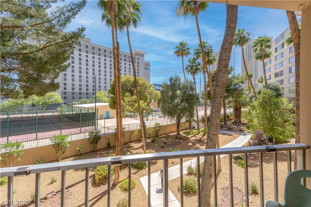 205 HARMON, Las Vegas, NV 89169