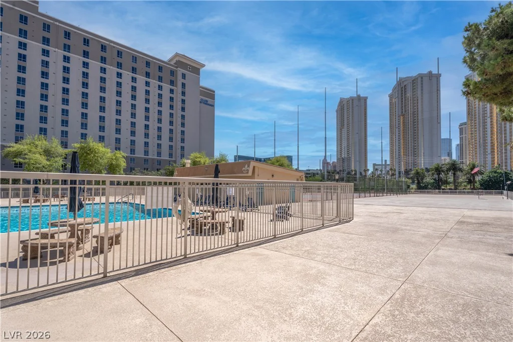 205 HARMON, Las Vegas, NV 89169