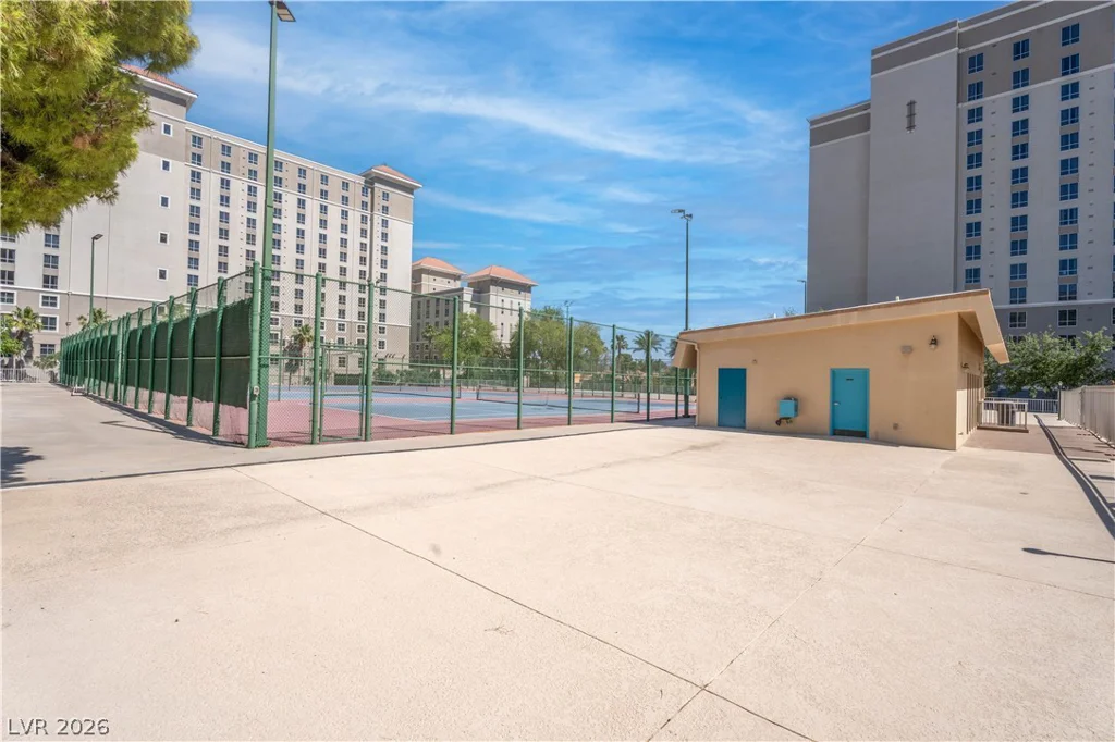 205 HARMON, Las Vegas, NV 89169