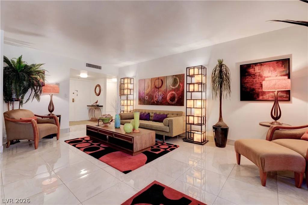205 HARMON, Las Vegas, NV 89169