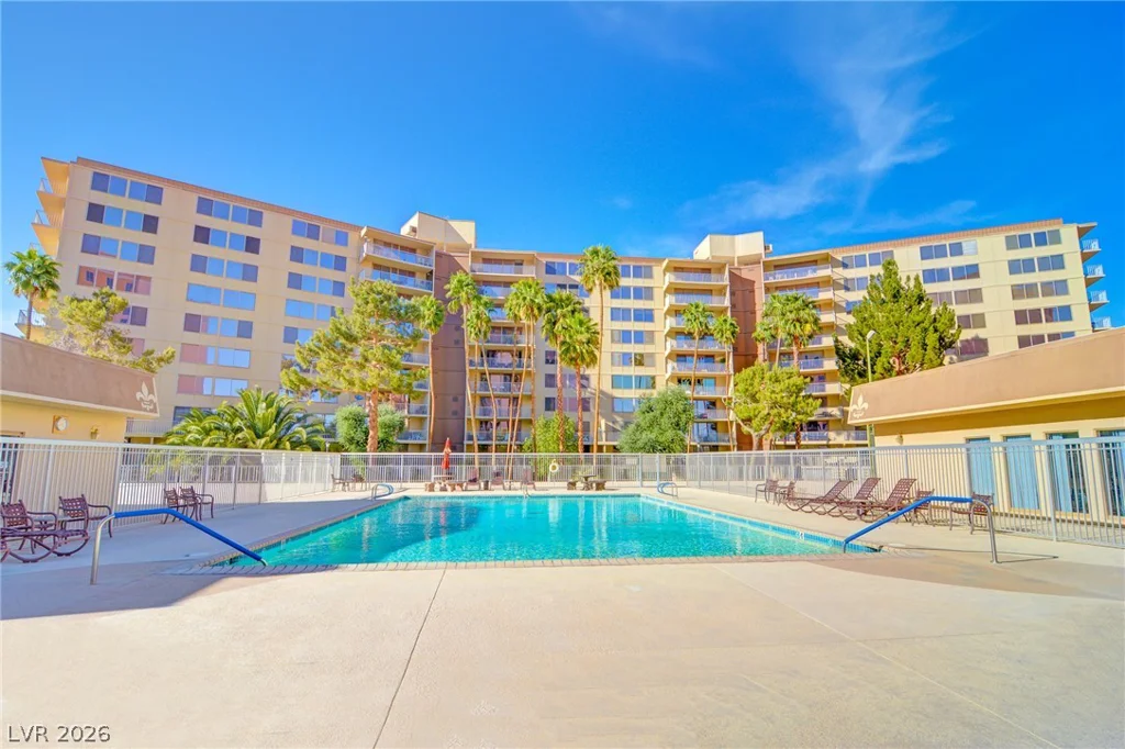 205 HARMON, Las Vegas, NV 89169