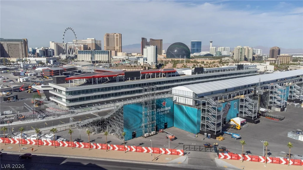 205 HARMON, Las Vegas, NV 89169