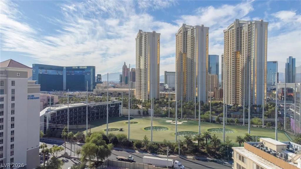 205 HARMON, Las Vegas, NV 89169