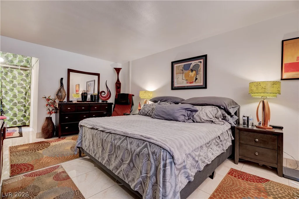 205 HARMON, Las Vegas, NV 89169