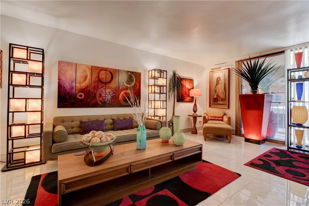 205 HARMON, Las Vegas, NV 89169