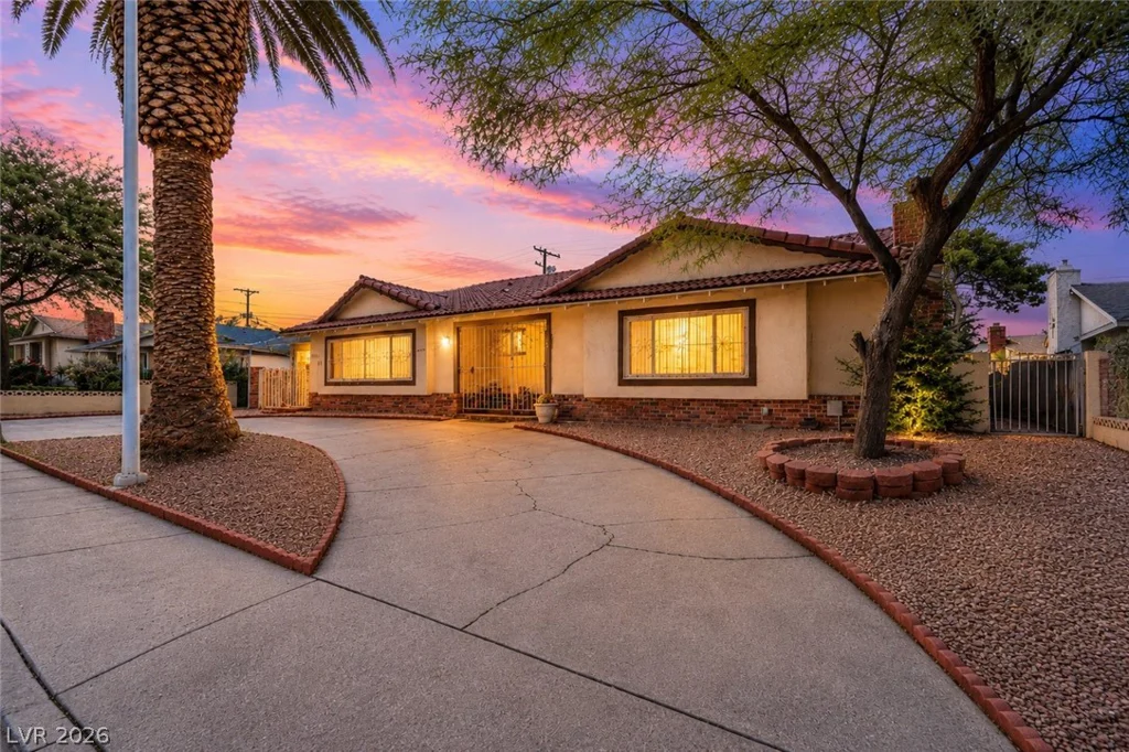 1729 Griffith, Las Vegas, NV 89104