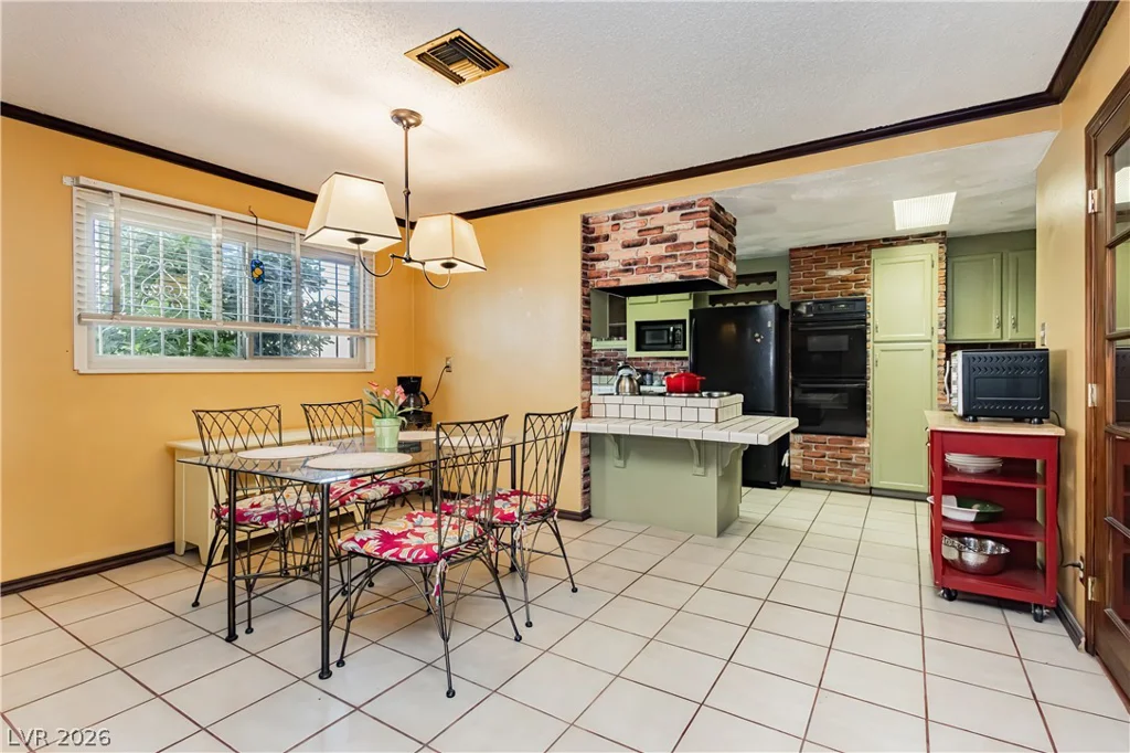 1729 Griffith, Las Vegas, NV 89104