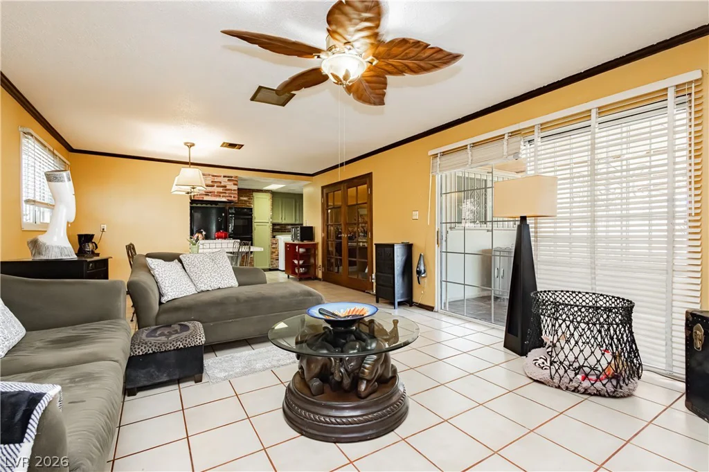 1729 Griffith, Las Vegas, NV 89104