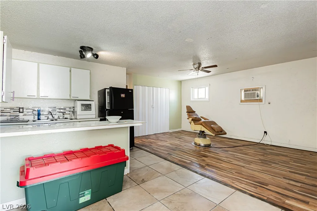 1729 Griffith, Las Vegas, NV 89104
