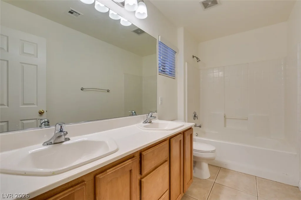 5825 Austin English, North Las Vegas, NV 89081