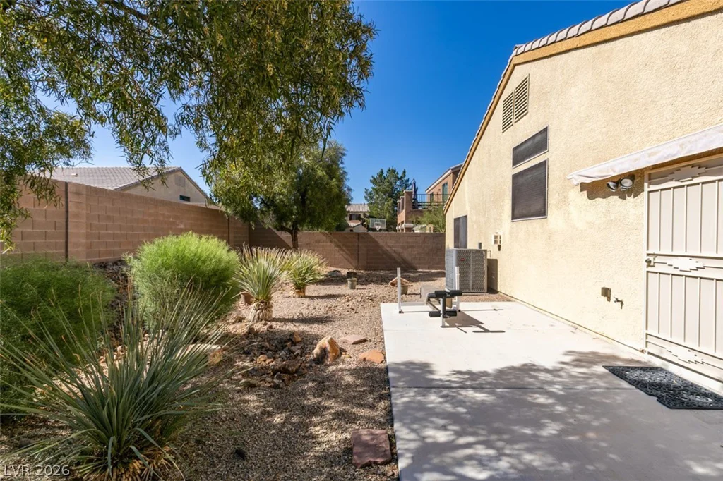 5825 Austin English, North Las Vegas, NV 89081
