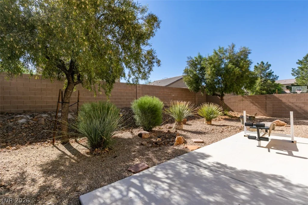 5825 Austin English, North Las Vegas, NV 89081