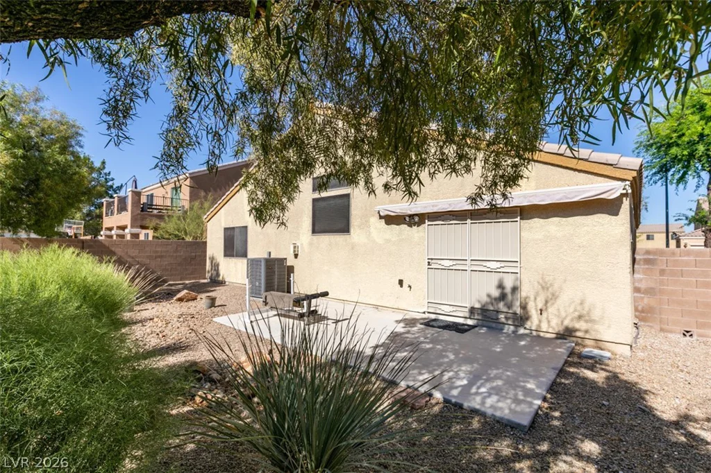 5825 Austin English, North Las Vegas, NV 89081