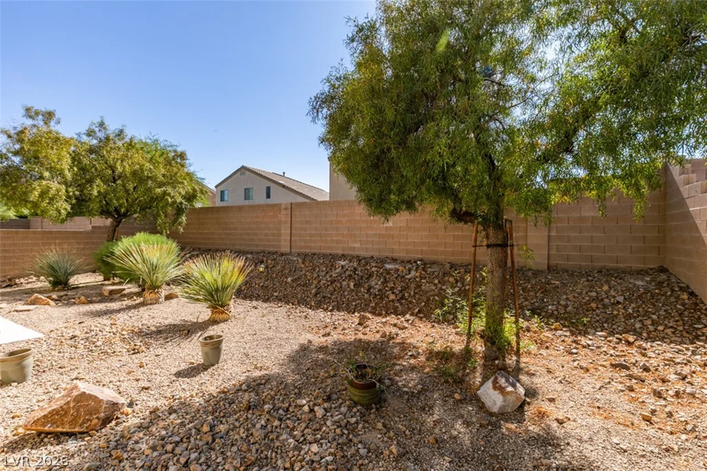 5825 Austin English, North Las Vegas, NV 89081