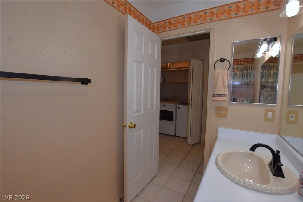 1068 Harpy Eagle, Henderson, NV 89015