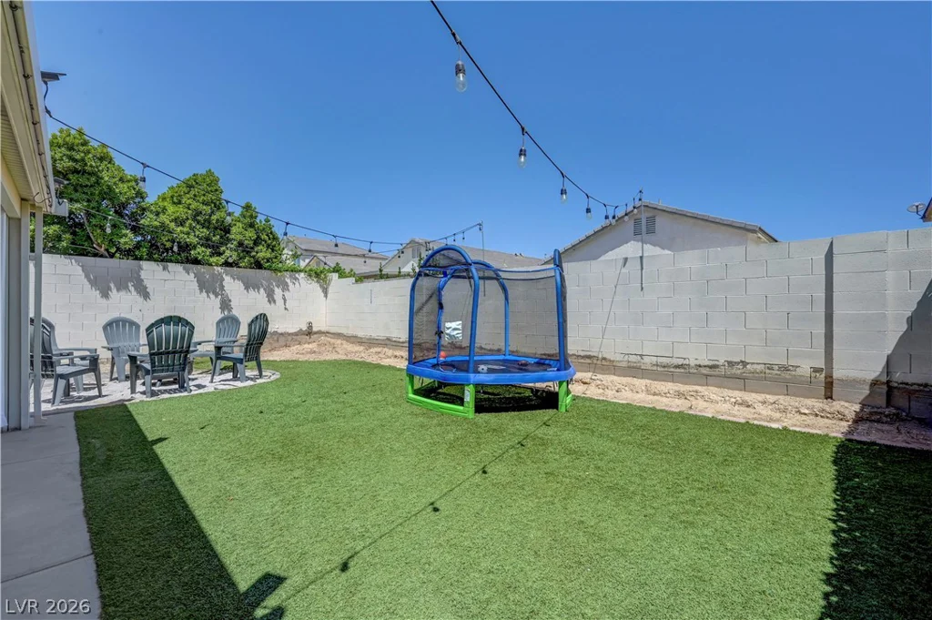 8840 Ackerman, Las Vegas, NV 89143