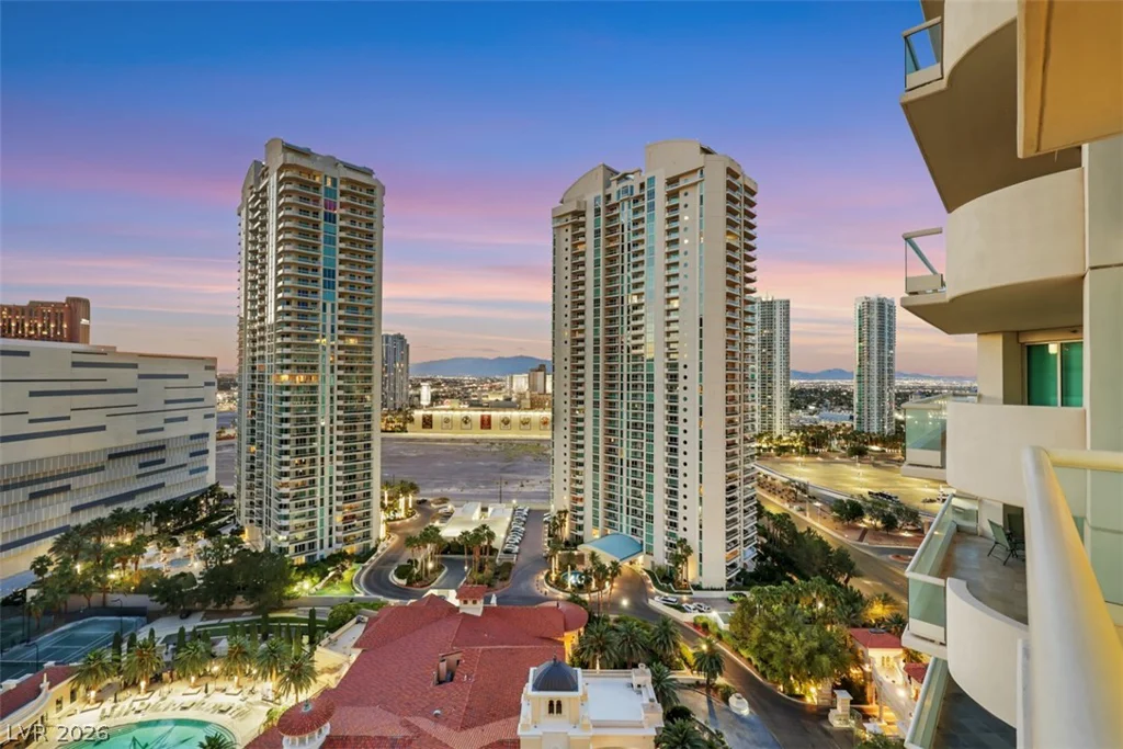 2857 Paradise, Las Vegas, NV 89109