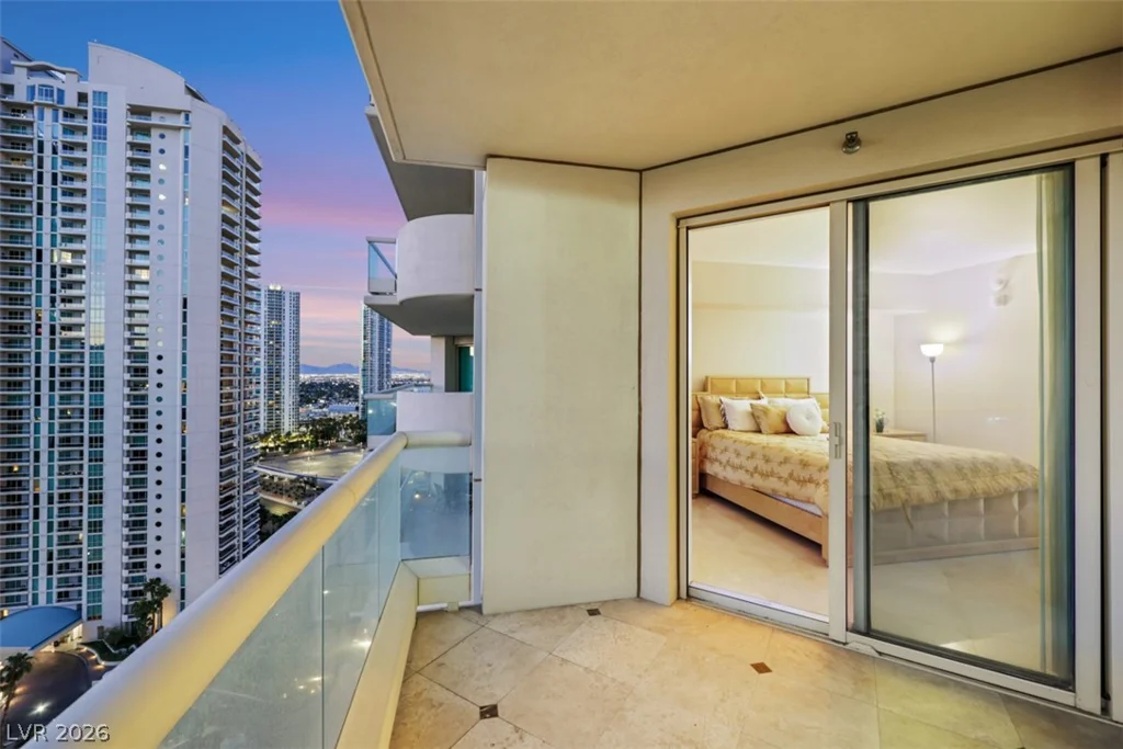 2857 Paradise, Las Vegas, NV 89109