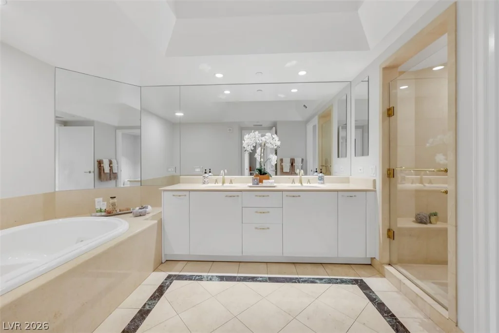 2857 Paradise, Las Vegas, NV 89109
