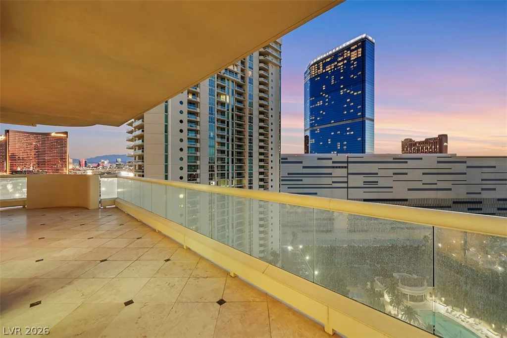 2857 Paradise, Las Vegas, NV 89109