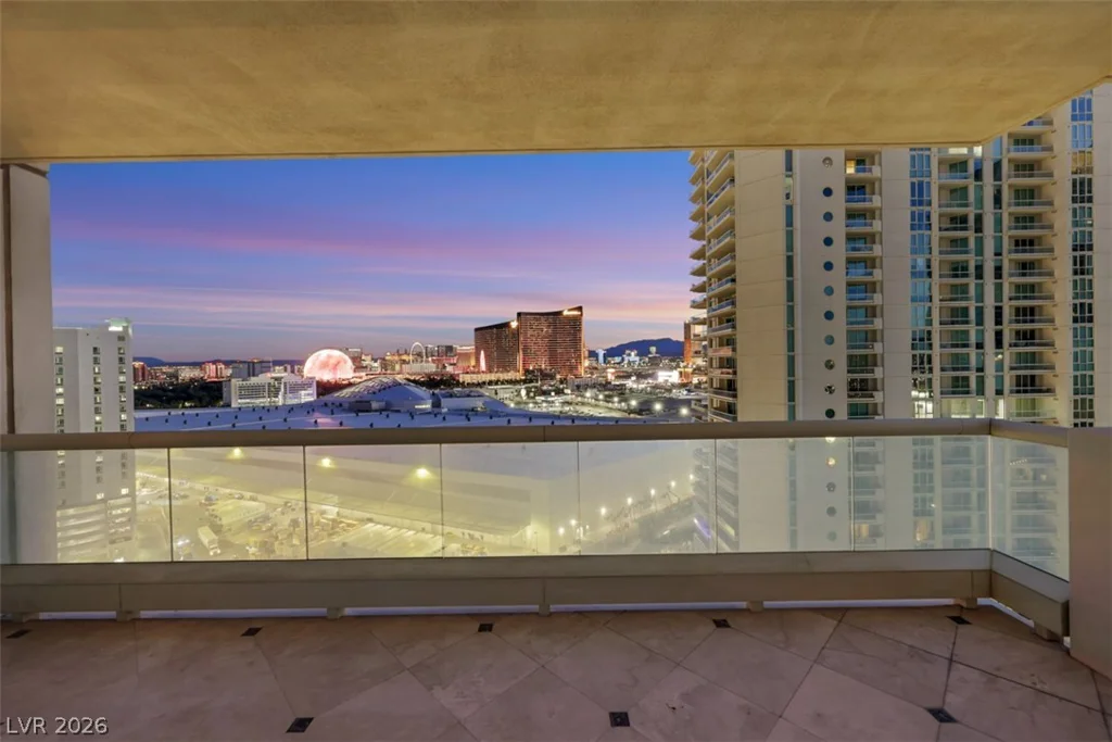 2857 Paradise, Las Vegas, NV 89109